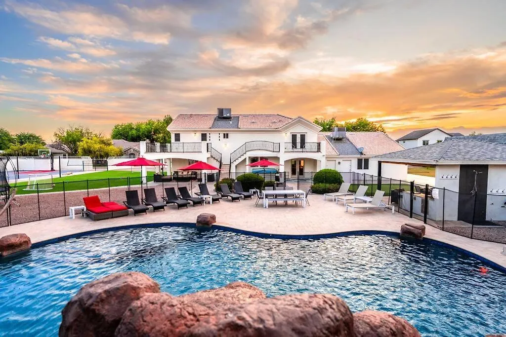 Lefairview Chateau- Pickleball Heated Pool Jacuzzi Gilbert Holiday home